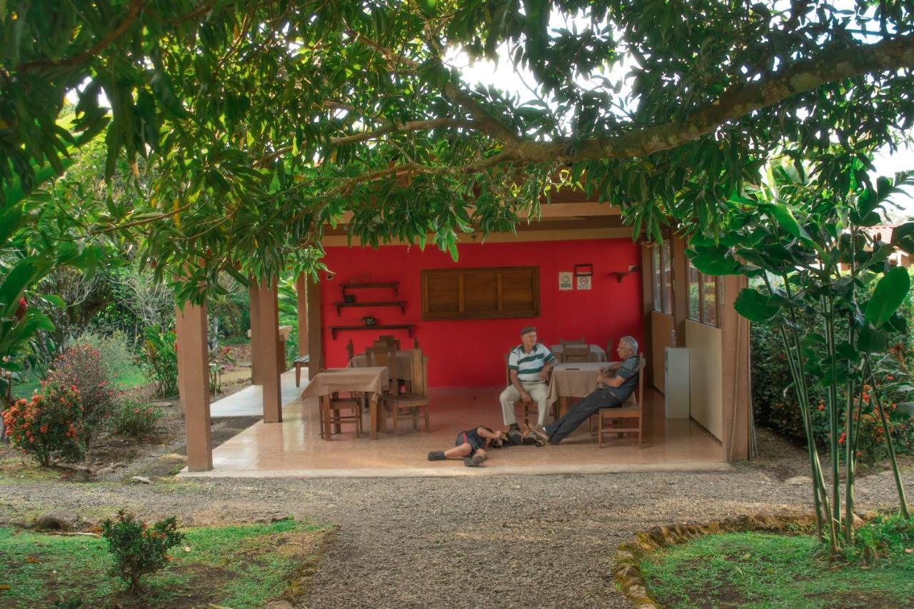 Slow Travel Lodge Upala エクステリア 写真